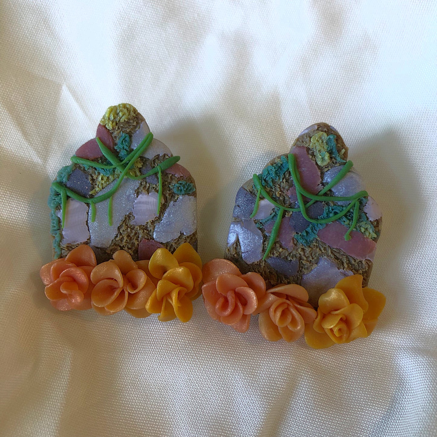 *New/Vault* Halloween ‘22 Overgrown Gravestone Studs— ~2-2.5”